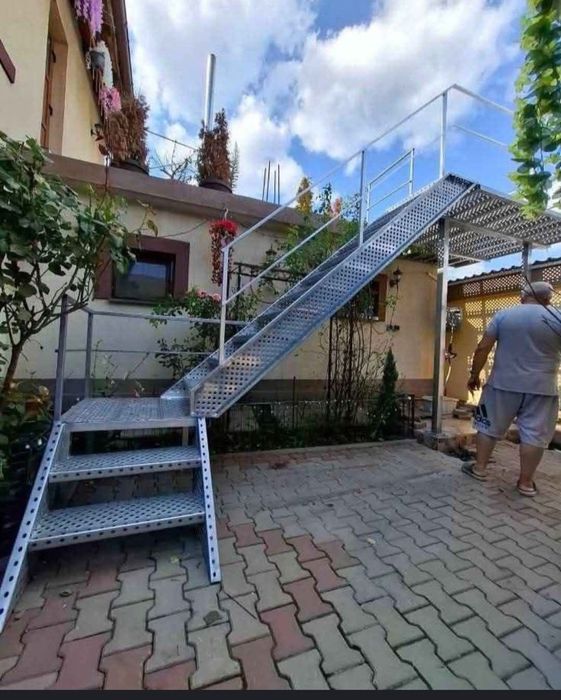 Scara zincata galvanizata la comandă oriunde în tara oferim și montaj.