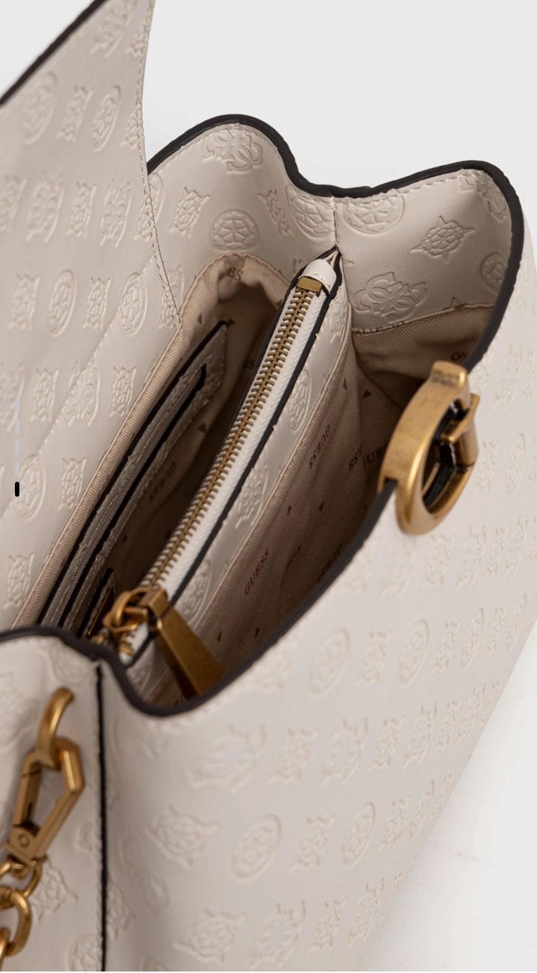Бежова чанта Guess