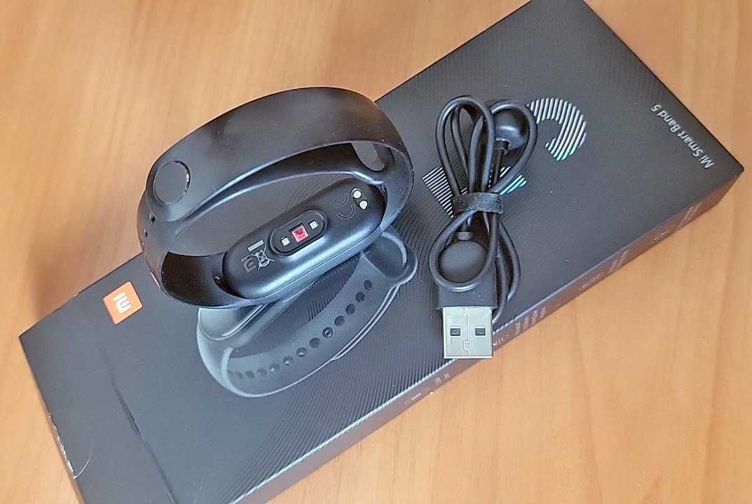 Фитнес-браслет "MI Smart Band 5"