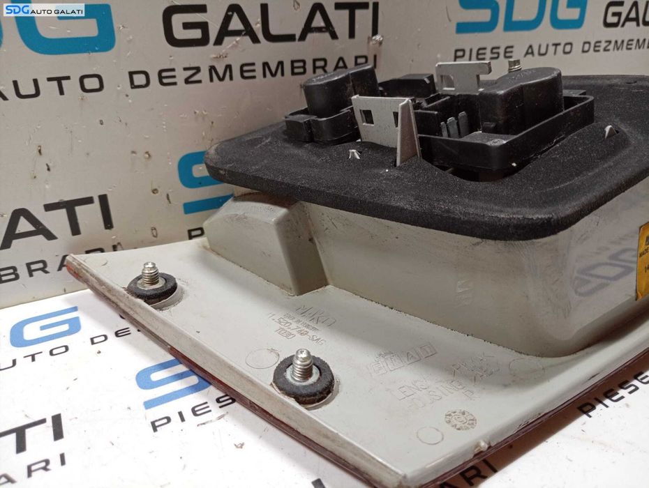 Stop Lampa Tripla Dreapta de pe Hayon Haion Portbagaj Fiat Albea 2002 - 2012 Cod 041520999000 41.520.748-SAG [M5202]