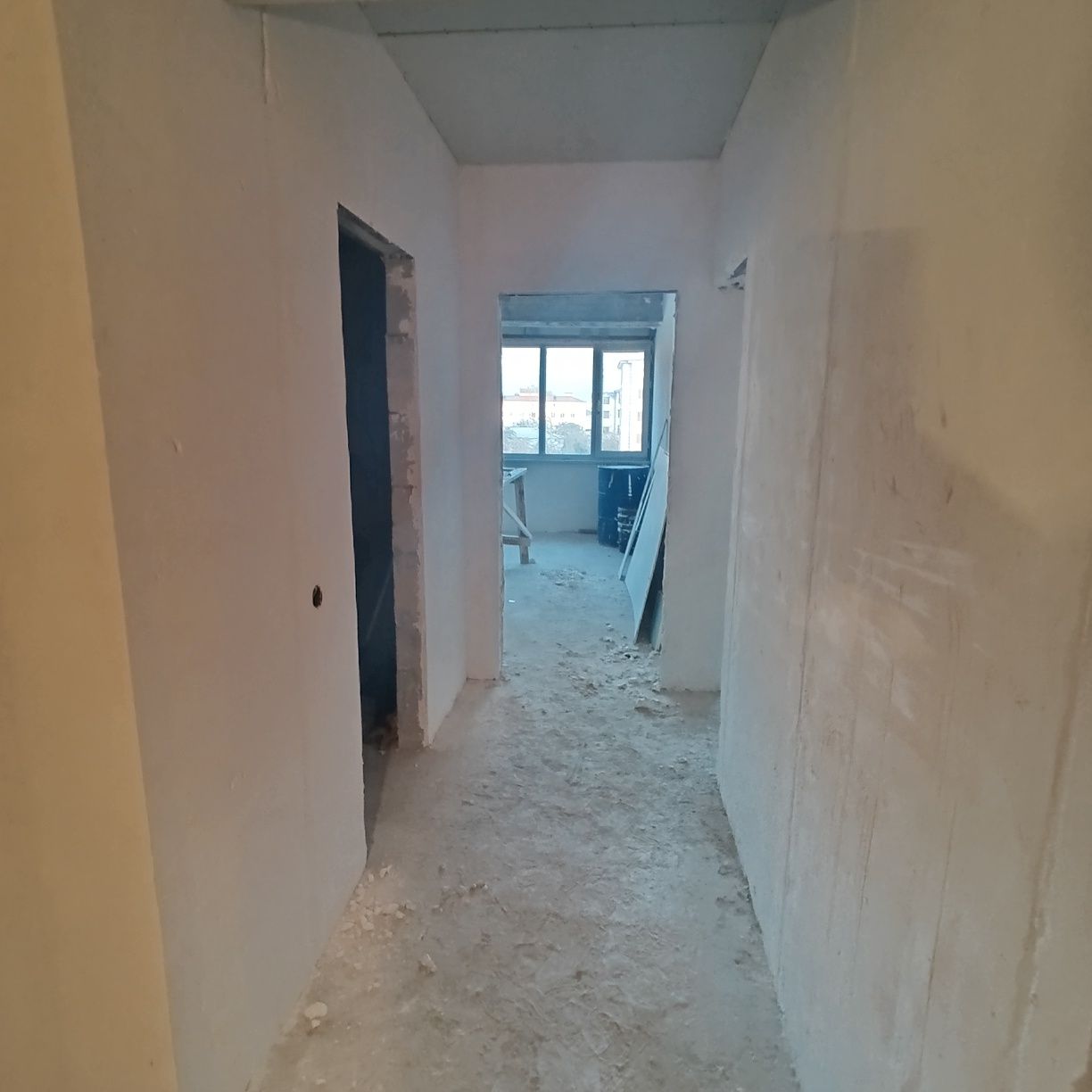 Kvartera sotiladi 51-kv manzil super yangi qurilgan uy