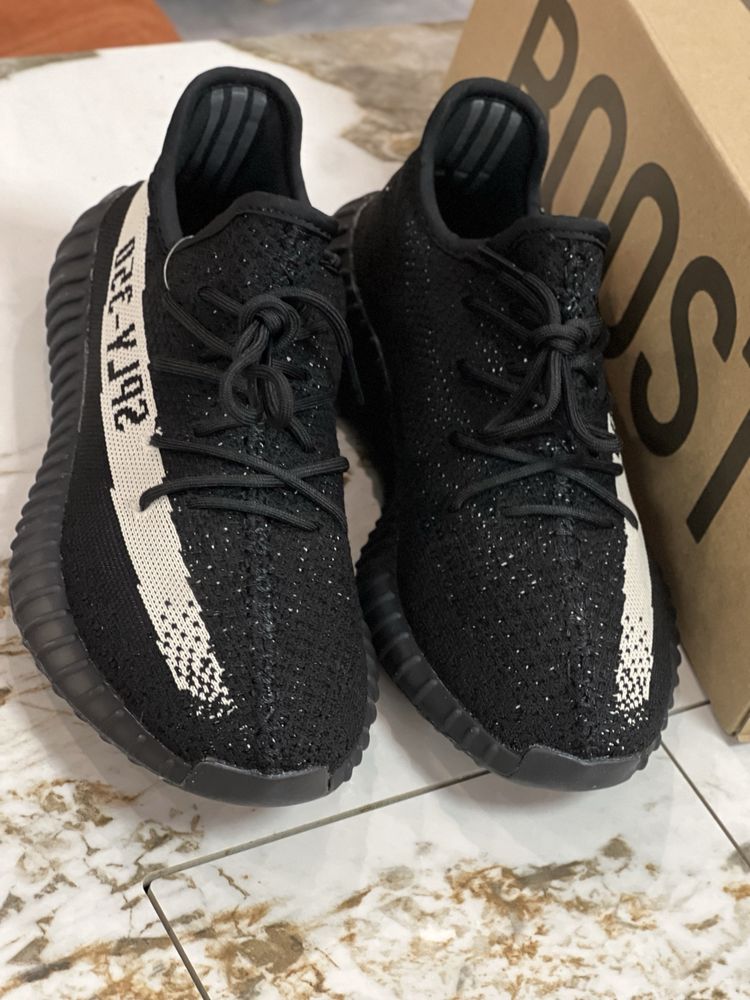 Adidas Yeezy Boost 350 V2