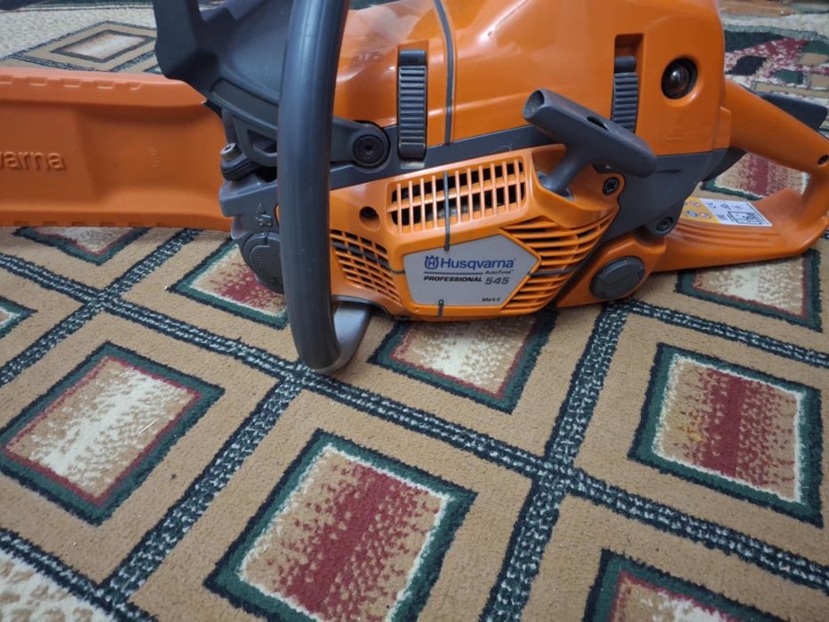 Vând Husqvarna 545