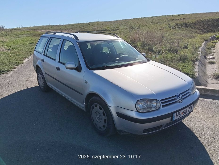 Vând Volkswagen Golf 4