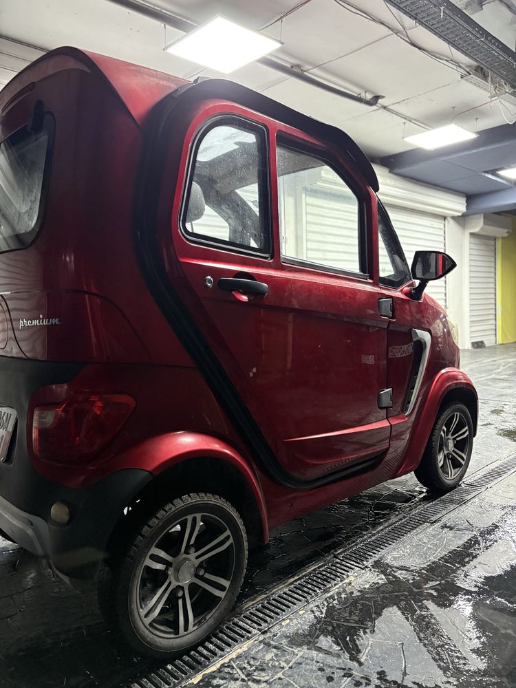Триместна електрическа кола H1 с номер кат  elazzy premium 60V 65Ah