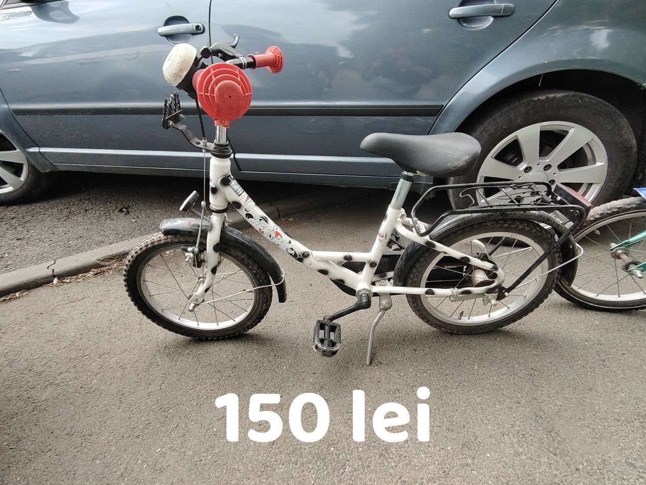 Biciclete pentru copii și adulti.