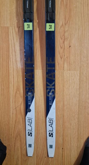 Ски щеки обувки за ски бягане.