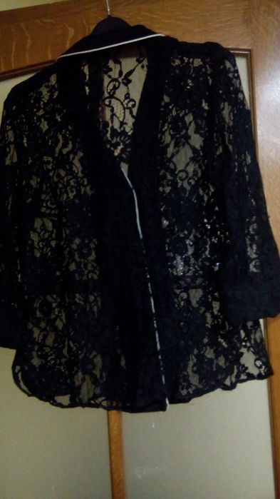 Camasa dantela in condiții foarte bune
