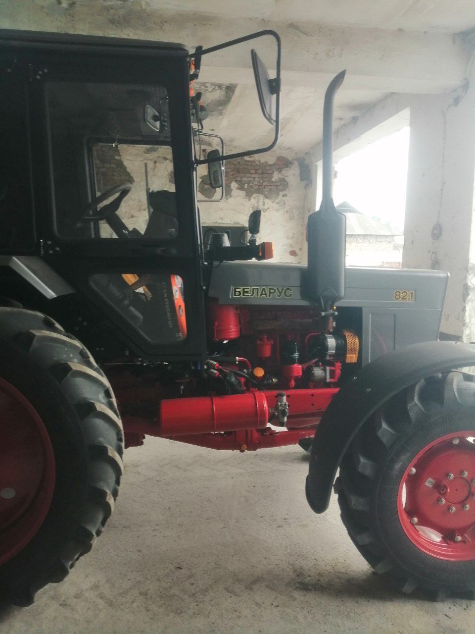 Belarus 82.1 yangi traktor balnichni mostlik