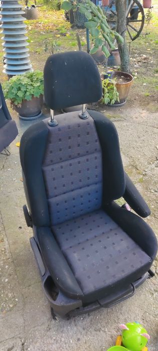 Предни седалки Пежо 307 Peugeot 307