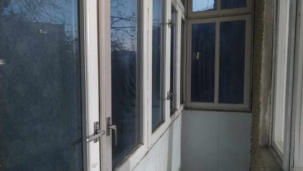 Г.Навои Аренда 3-хона 2-этаж 17-мкр подезд(семья)(напротив Центр Банк)