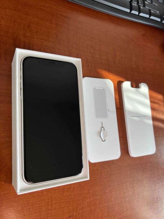 iPhone 11 alb 64 GB