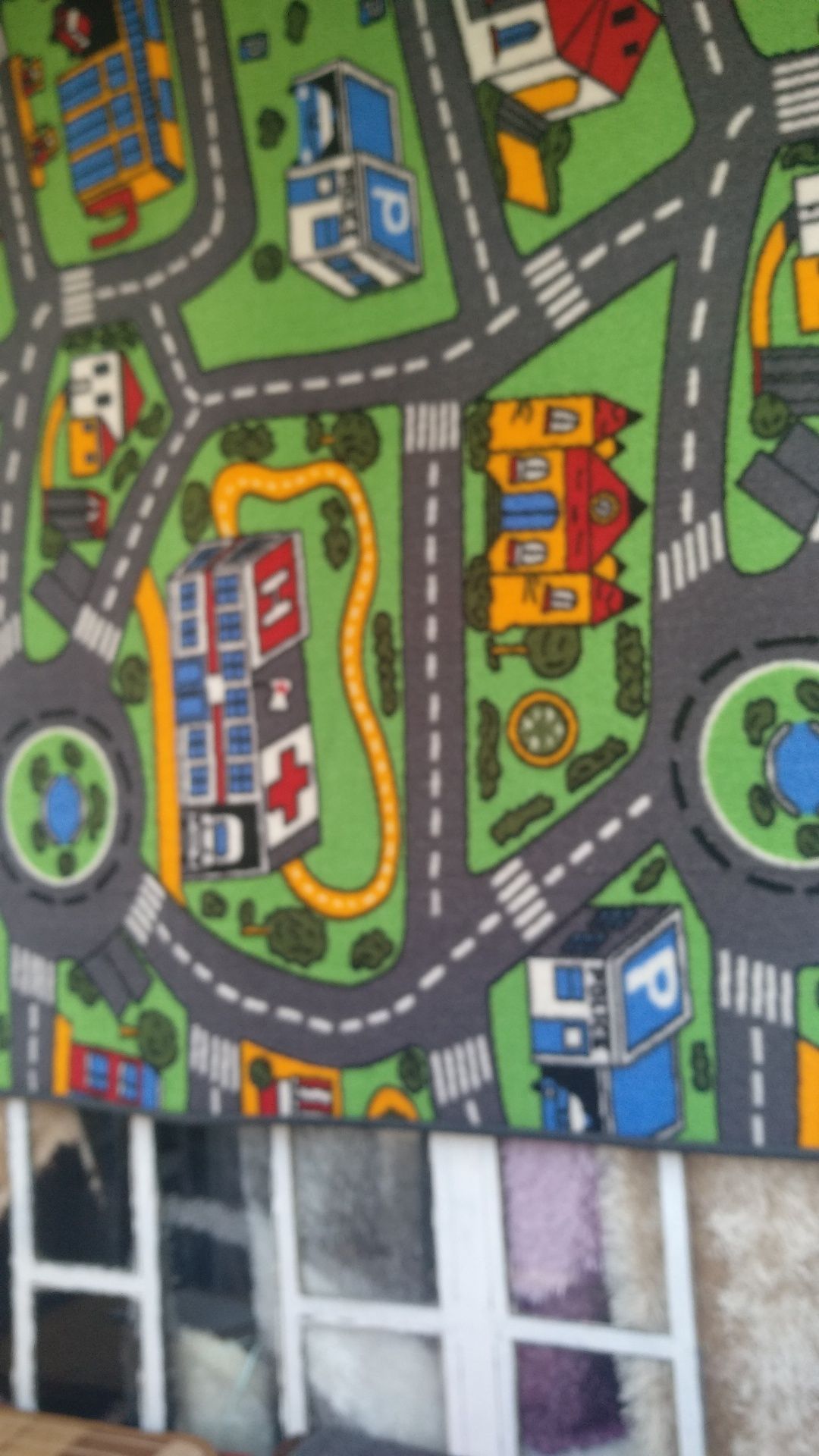 Детски килими с улици,сгради,кръстовища..Различни размери.Доставка с Е