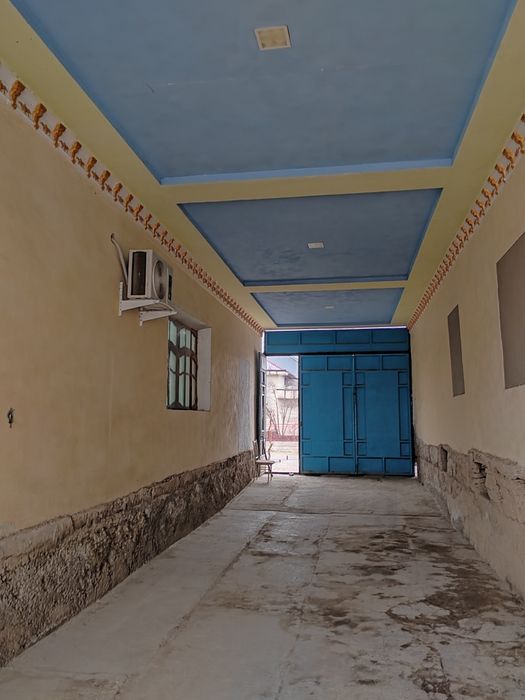 Xovli sotiladigan, 6 sotiq. 5 xona, katej variat qilingan,