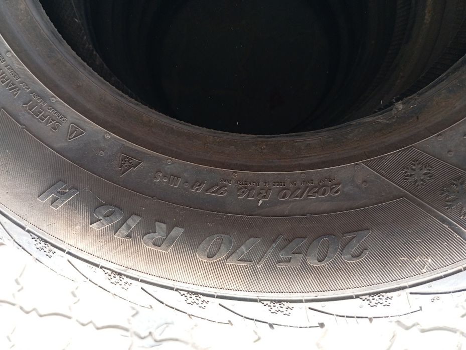 Продам зимние резина почти новый