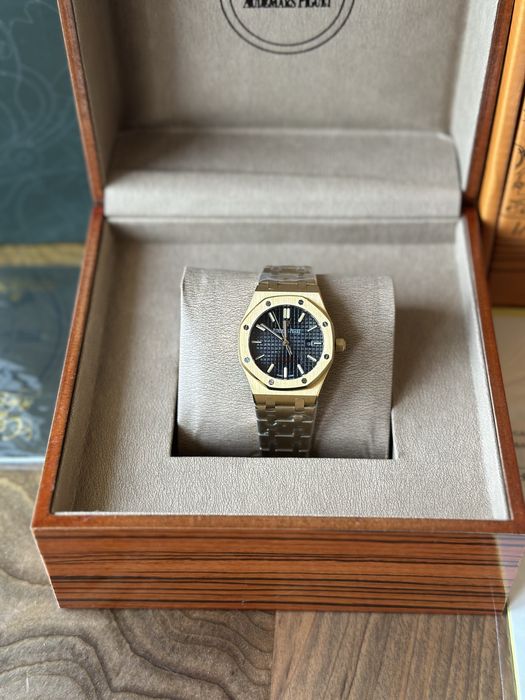 Audemars Piguet Royal Oak Gold and Black Quartz 33 mm - дамски модел