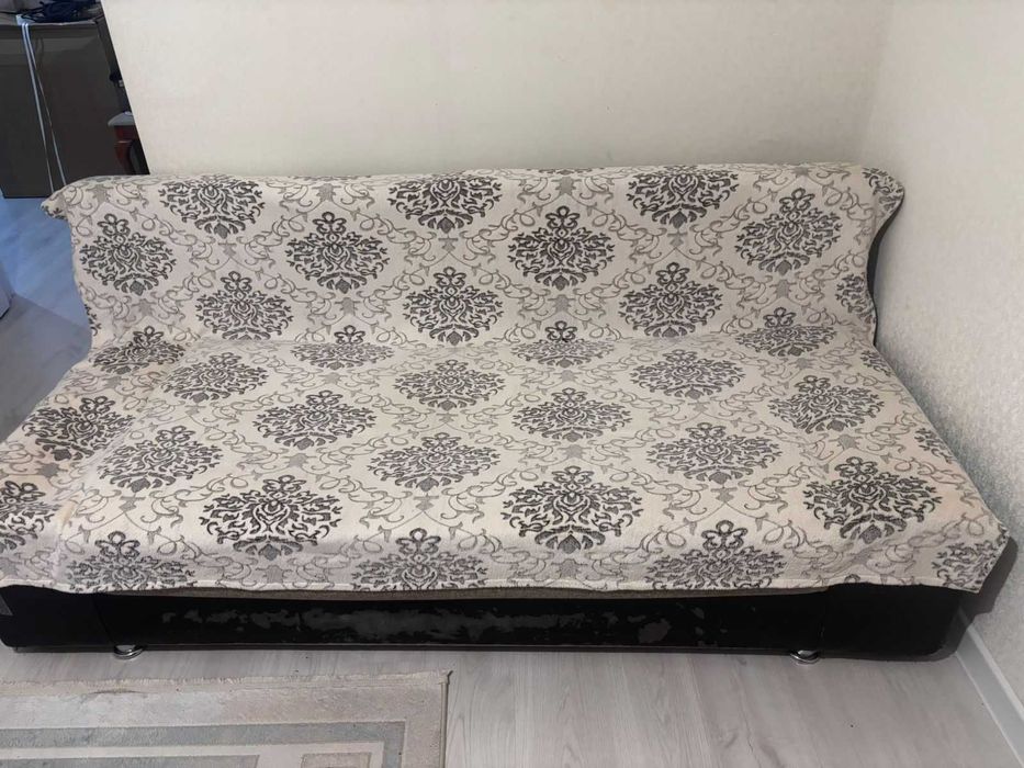 Диван раскладной отдаем бесплатно (самовывоз)