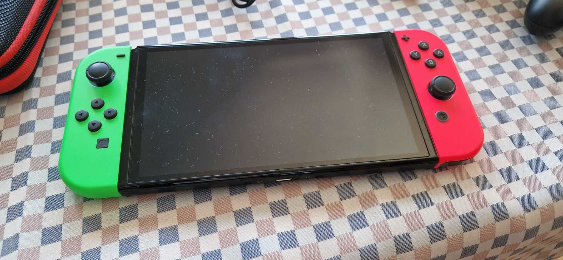 Nintendo switch OLED с подаръци