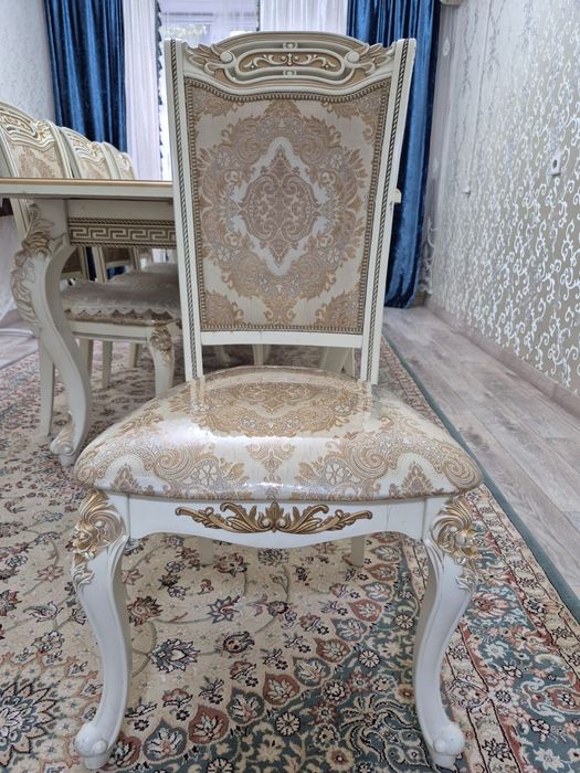 Продам стол со стульями в отличном состоянии!!!