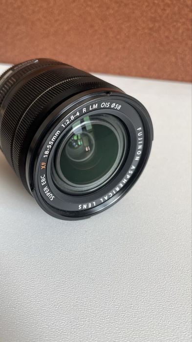 Обектив Fujifilm XF 18-55mm f/2.8-4 R LM OIS ( Fujinon )