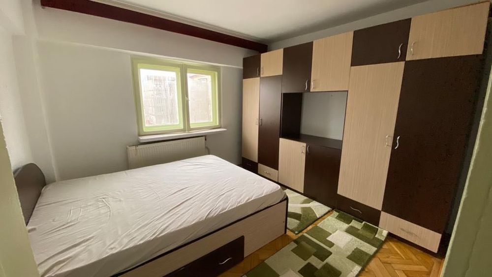 Vând apartament 3 camere Primaverii (Romarta)