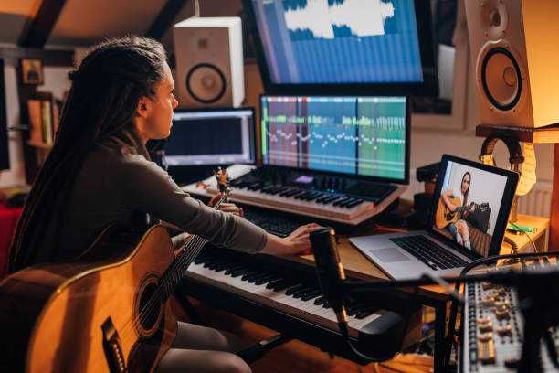 Pregatesc  canto muzica usoara si populara (eventual si manele)