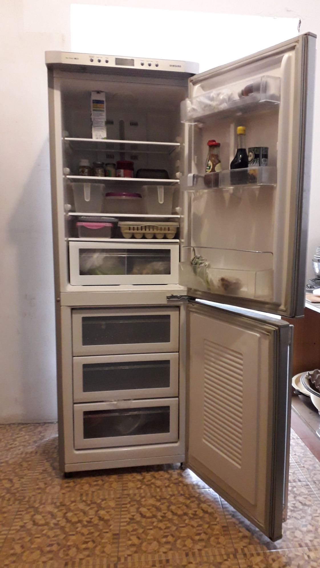 Samsung RL33EAMS1/BWT - Холодильник