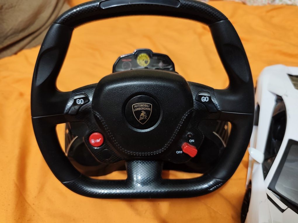 Кола с волан контролер LAMBORGHINI AVENTADOR LP700 1:14