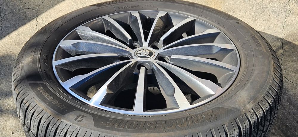 Jante Skoda Kodiaq Tarraco echip iarnă 235 55 18 Bridgestone DOT 2024