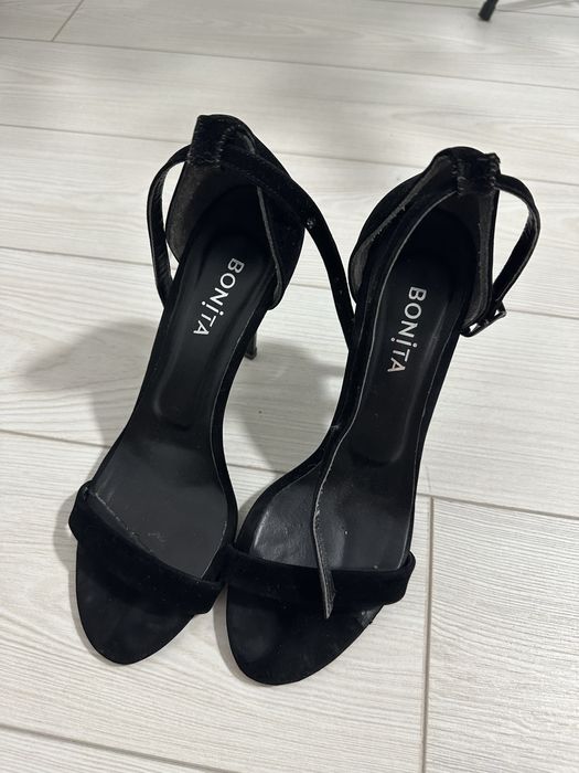 Къси панталони Zara Всичко по 5лева 34/36размер