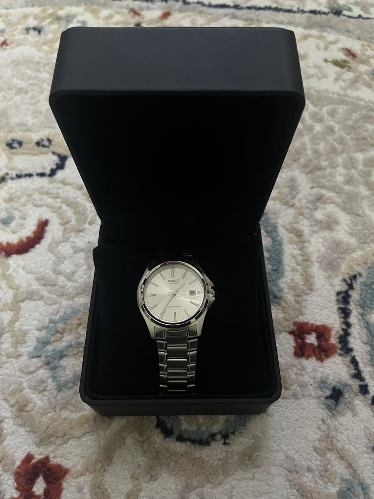 Часы casio черные и серебряные