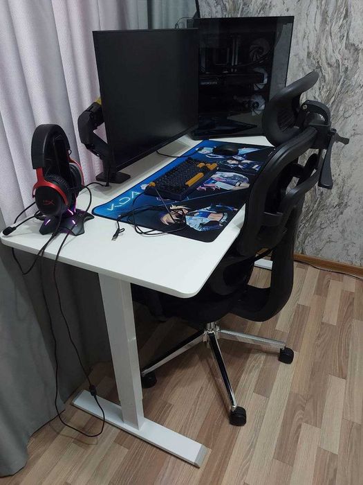 Продам настольный компьютер (AMD Ryzen™ 7 9700X / RTX™ 5060 Ti / 32GB)