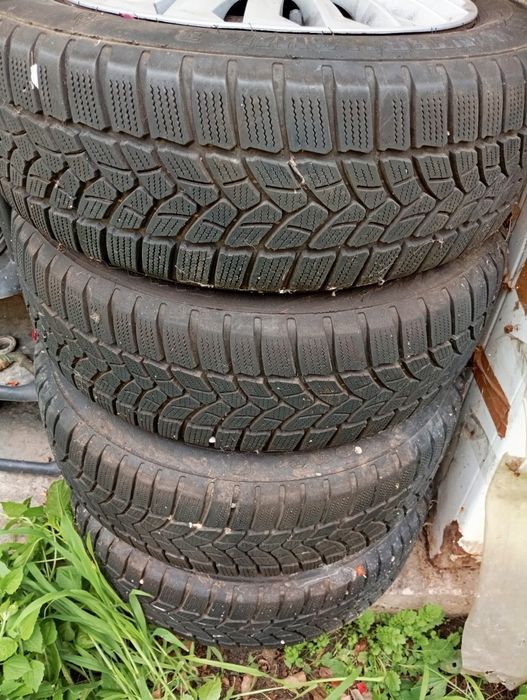 Vând 4 cauciucuri 185/65/r15