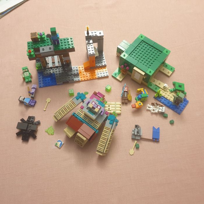 3 seturi complete Minecraft , condiție excelentă