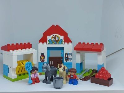 Lego Duplo - Grajd de ponei in oras 10868