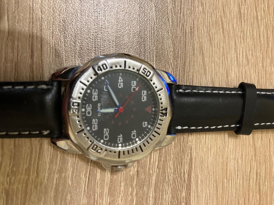 Интересен ръчен часовник