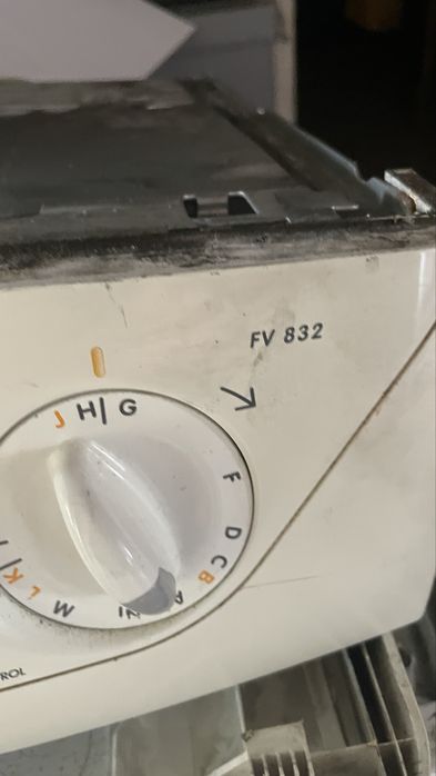 На запчасти стиральную машину zanussi