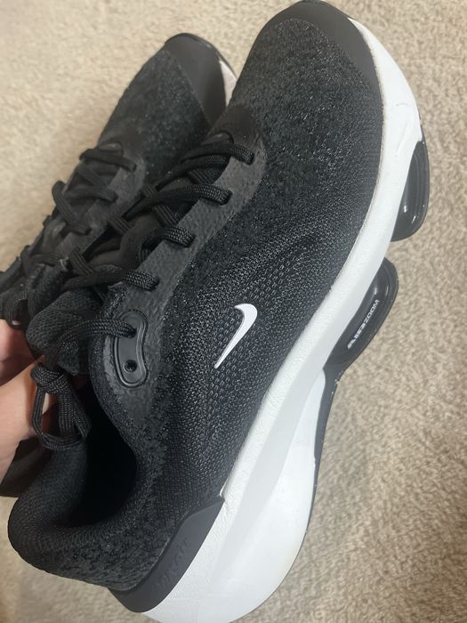 Nike нови и оригинални малотонки 39 размер