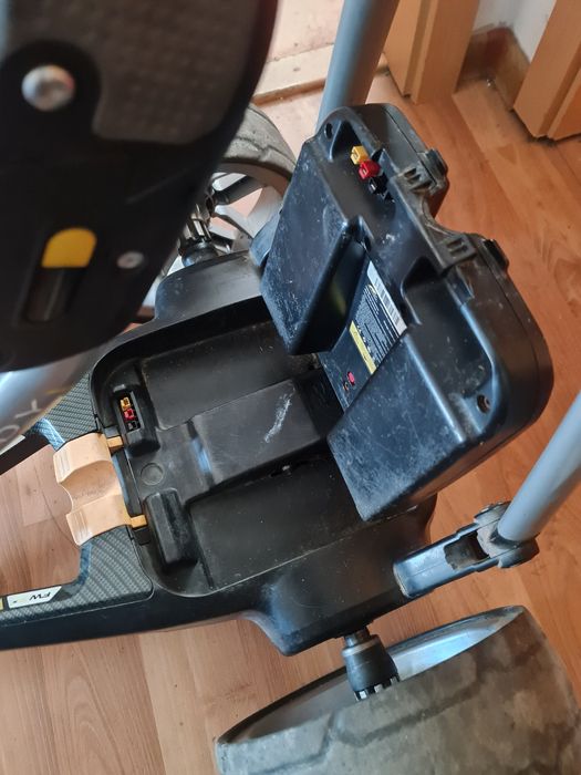 Redus ! Cărucior electric pentru golf