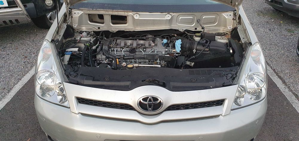 Тойота корола версо за части