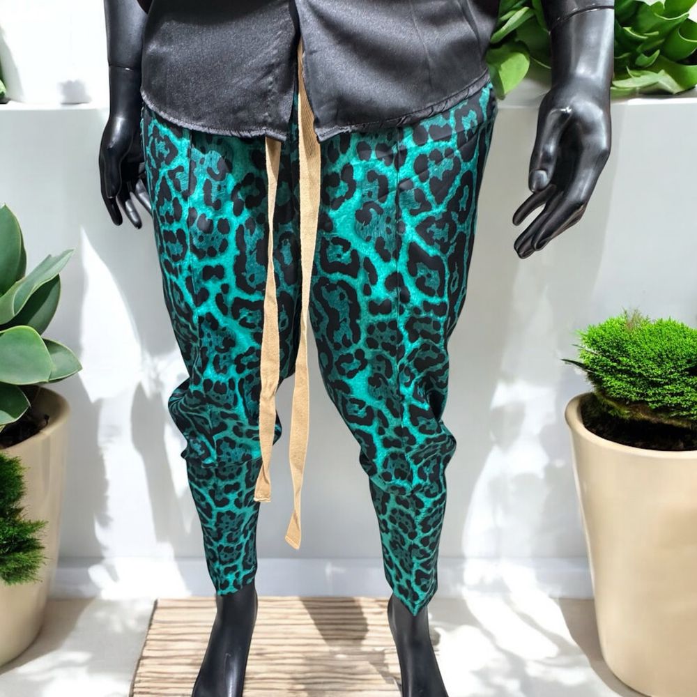 Compleuri Animal Print calitate premium! TOP