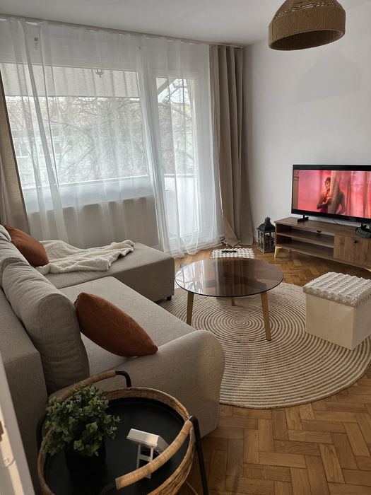 Apartament cu 2 camere, zona centrala