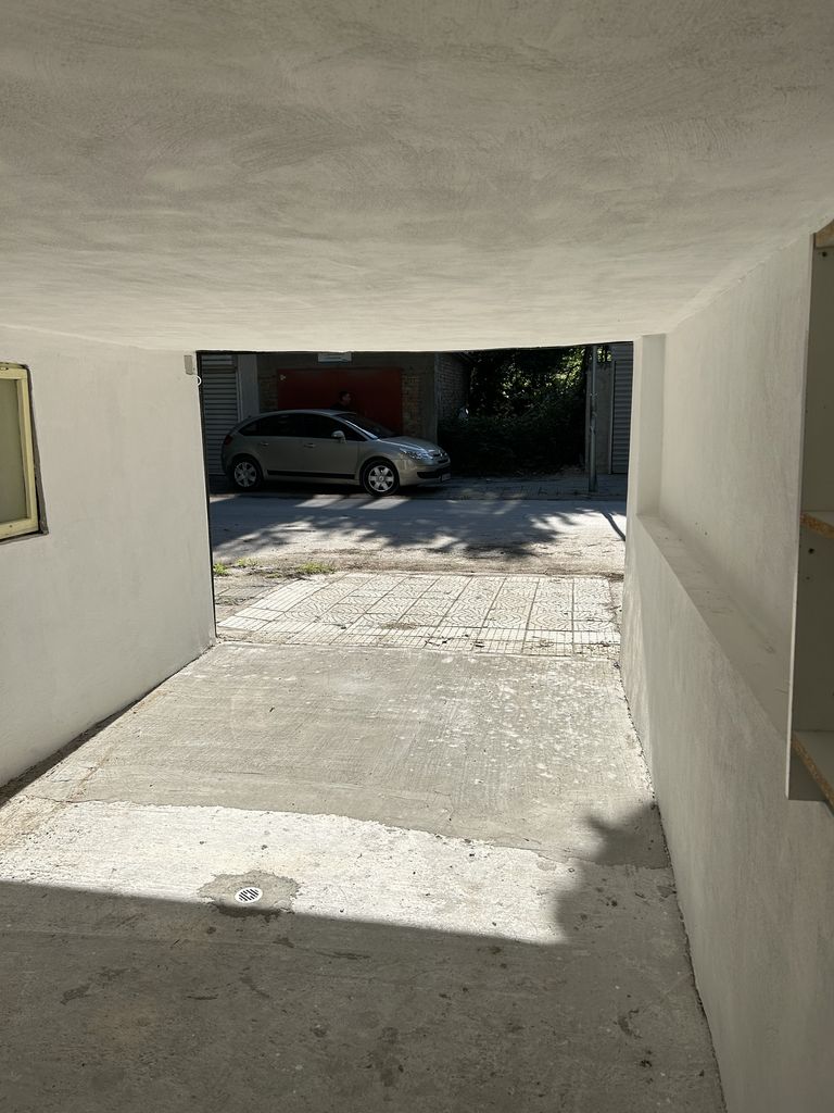 Дава се под наем Гараж / Паркомясто в Пловдив, Гагарин - 15 кв.м за 102 € - Снимка #5