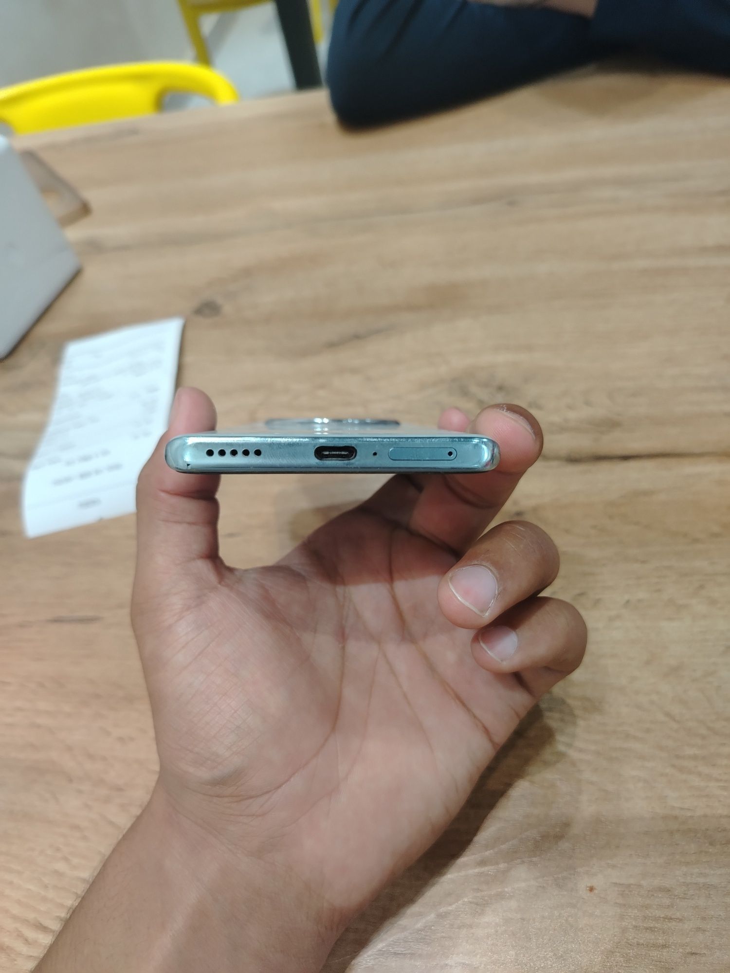 Honor x9c 6600 amper sotiladi yangiday