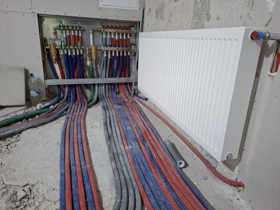 Încălzire în pardoseala, Instalator pompa de caldura