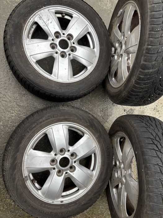 Продавам зимни гуми с джанти