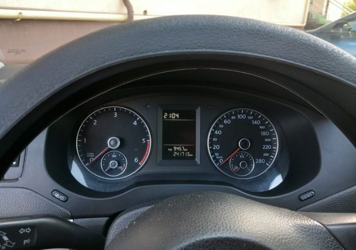 Vând Volkswagen jeta 2.0 Tdi anul 2013 fabricatie Proprietar în acte !