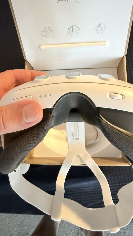 Продавам VR очила Meta Quest 3 128 gb