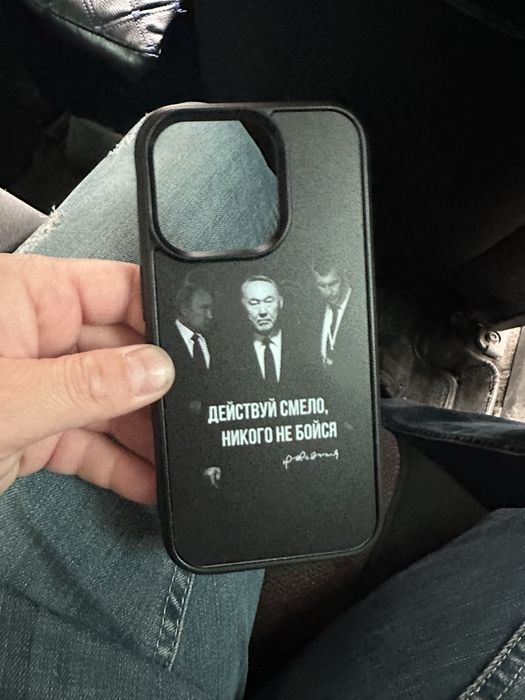 Продам чехол на айфон 14 про. Новый