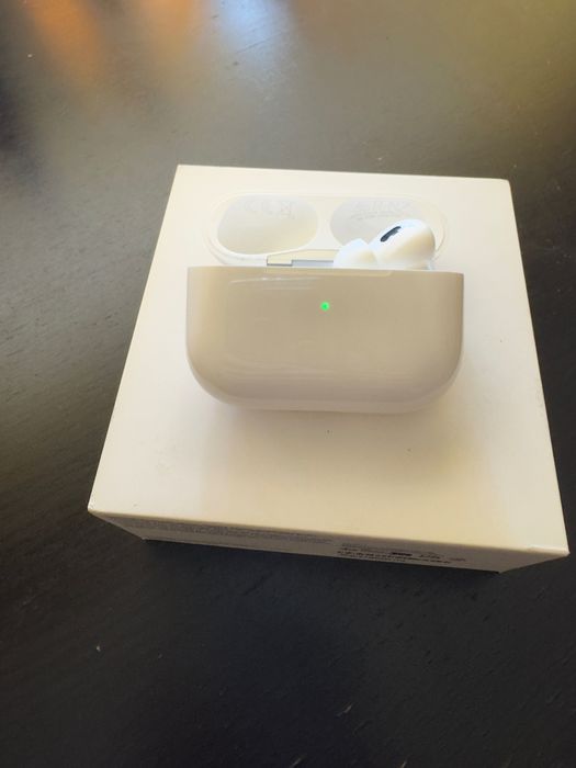 AirPods PRO 2 - Casca dreapta si CASE